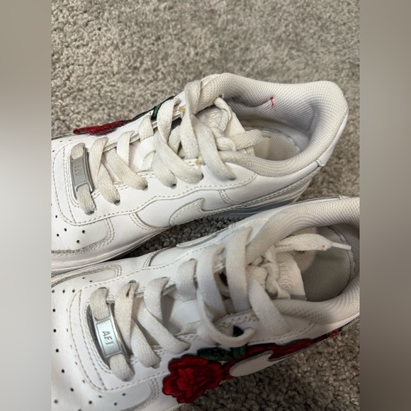 Custom Nike Air Force 1 White with Red Rose Embroidery - Picture 10 of 10